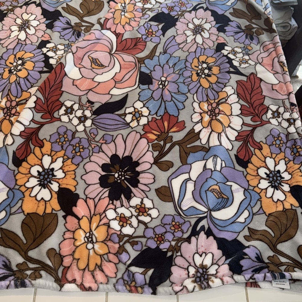 Vera Bradley Aloha Blooms Throw Blanket - Picture 8 of 8